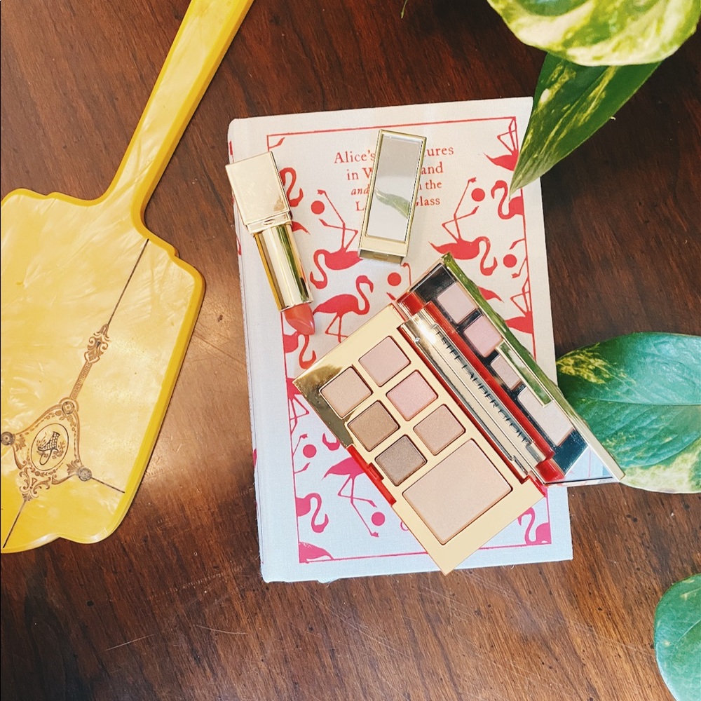 Estēe Lauder palette and lipstick